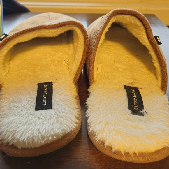 Lucky Brand Slippers - Picture 2 of 4